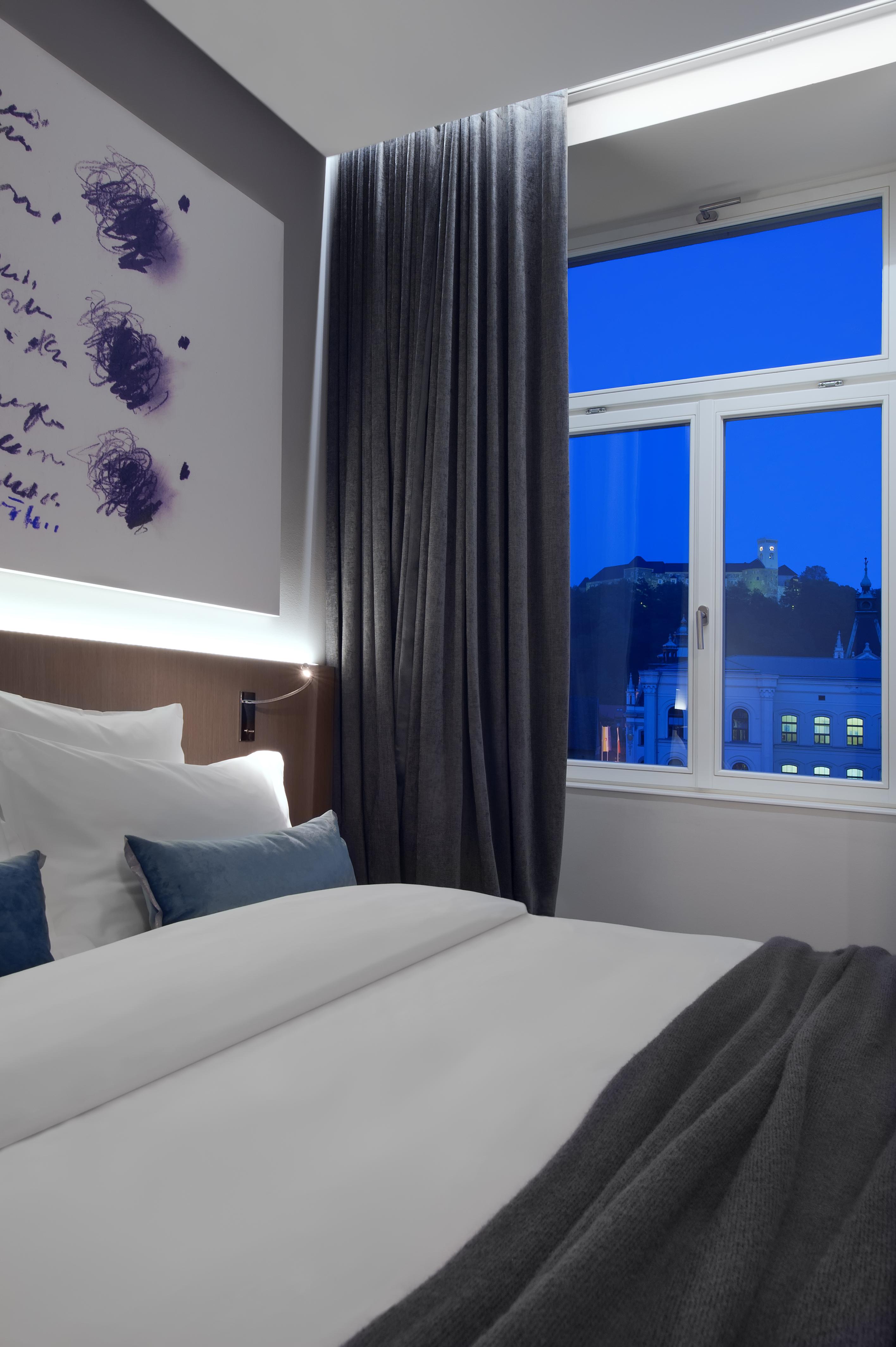 Cubo Hotel